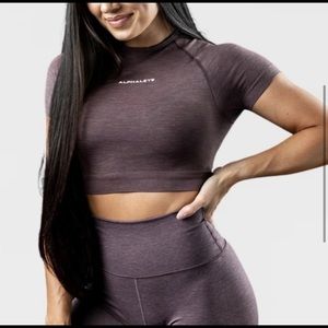 Alphalete Amplify Crop Top